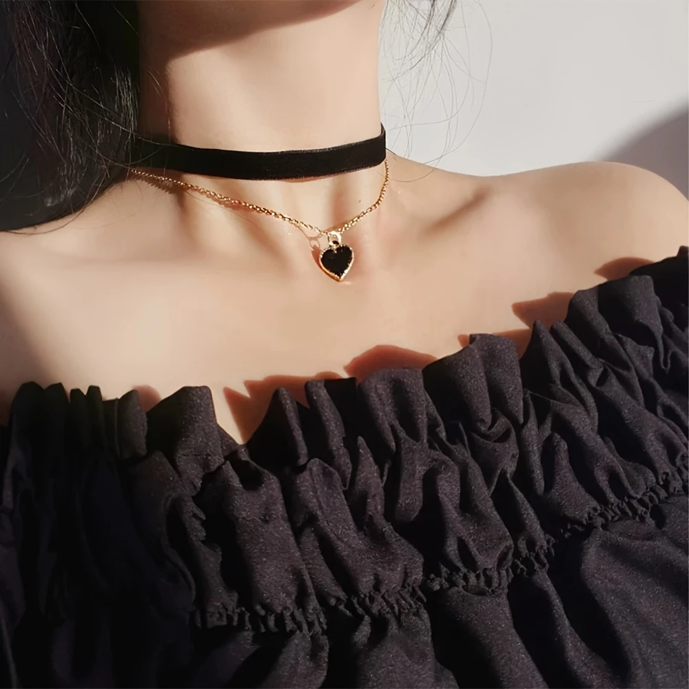 🖤 Black Velvet Heart Pendant on Golden Chain Choker